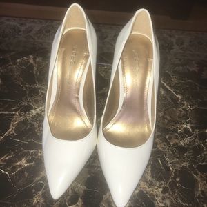 BCBG GENERATION 2 inch Pigalle shoes